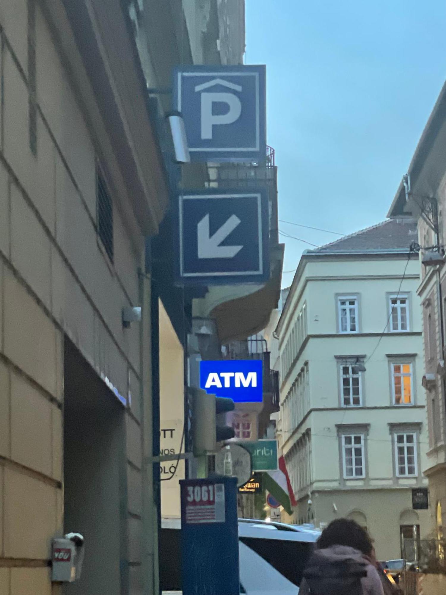 Wonder Deer Luxury At The Opera Self Check-in * Budapest